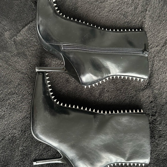 New  Zara Woman Studs Studded High Heel Ankle Boots Black Size 8. - Picture 10 of 12